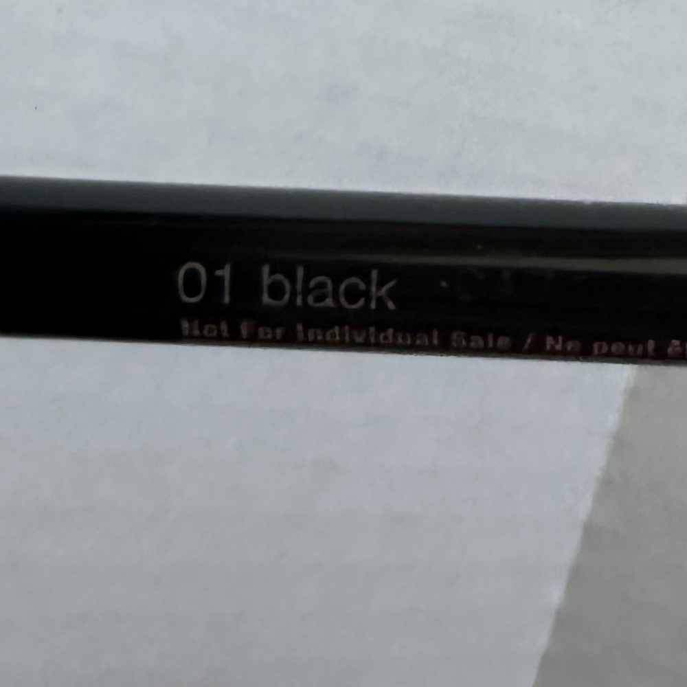 Set of 3 Clinique Pretty Easy Liquid Eyelining Pen - Picture 4 of 4